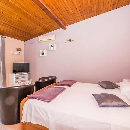 Apartments And Room Zinka Βόντιτσε Εξωτερικό φωτογραφία