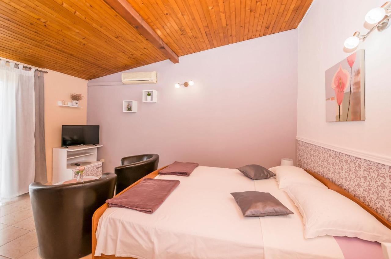 Apartments And Room Zinka Βόντιτσε Εξωτερικό φωτογραφία