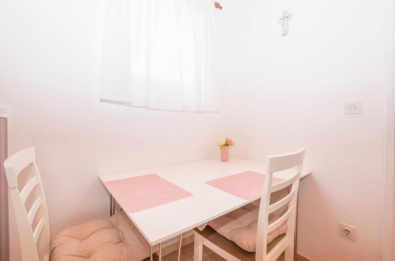 Apartments And Room Zinka Βόντιτσε Εξωτερικό φωτογραφία