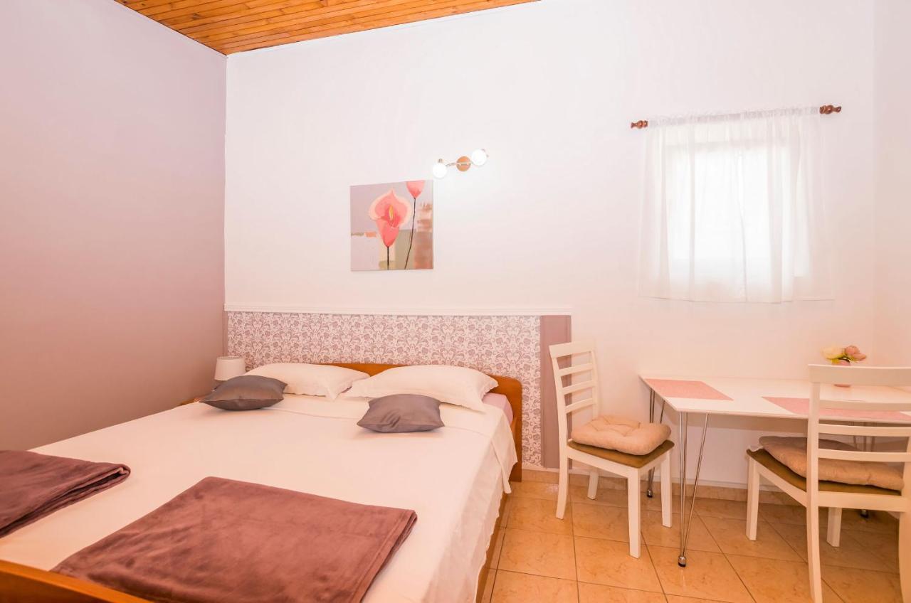 Apartments And Room Zinka Βόντιτσε Εξωτερικό φωτογραφία