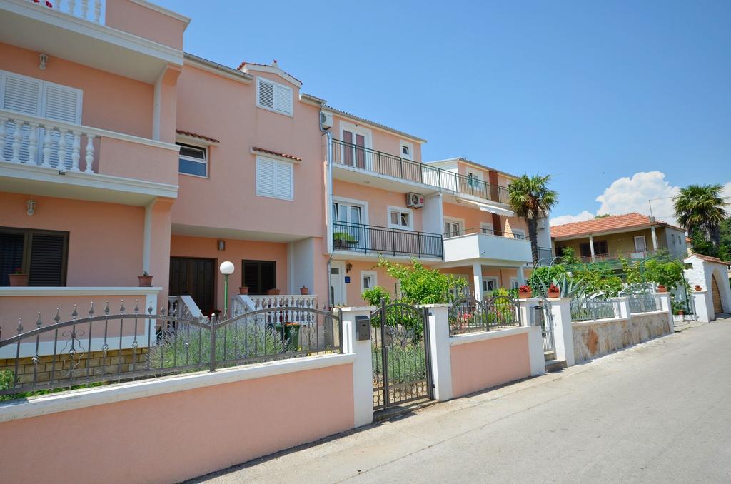 Apartments And Room Zinka Βόντιτσε Εξωτερικό φωτογραφία