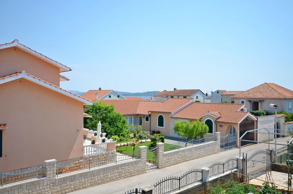 Apartments And Room Zinka Βόντιτσε Εξωτερικό φωτογραφία